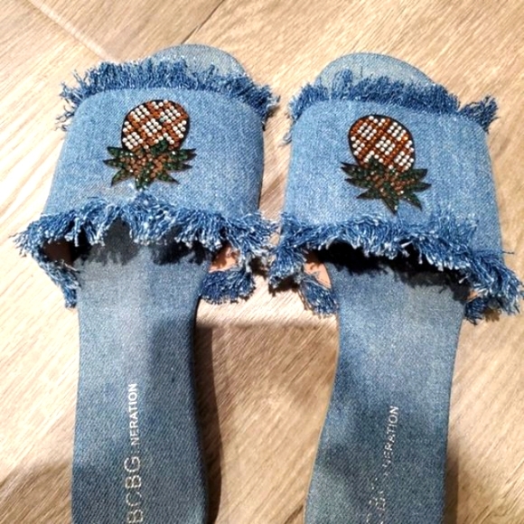 BCBGeneration Gennie Rhinestone Pineapple Frayed Fringe Denim Slip-On Slide Mule - Picture 5 of 11